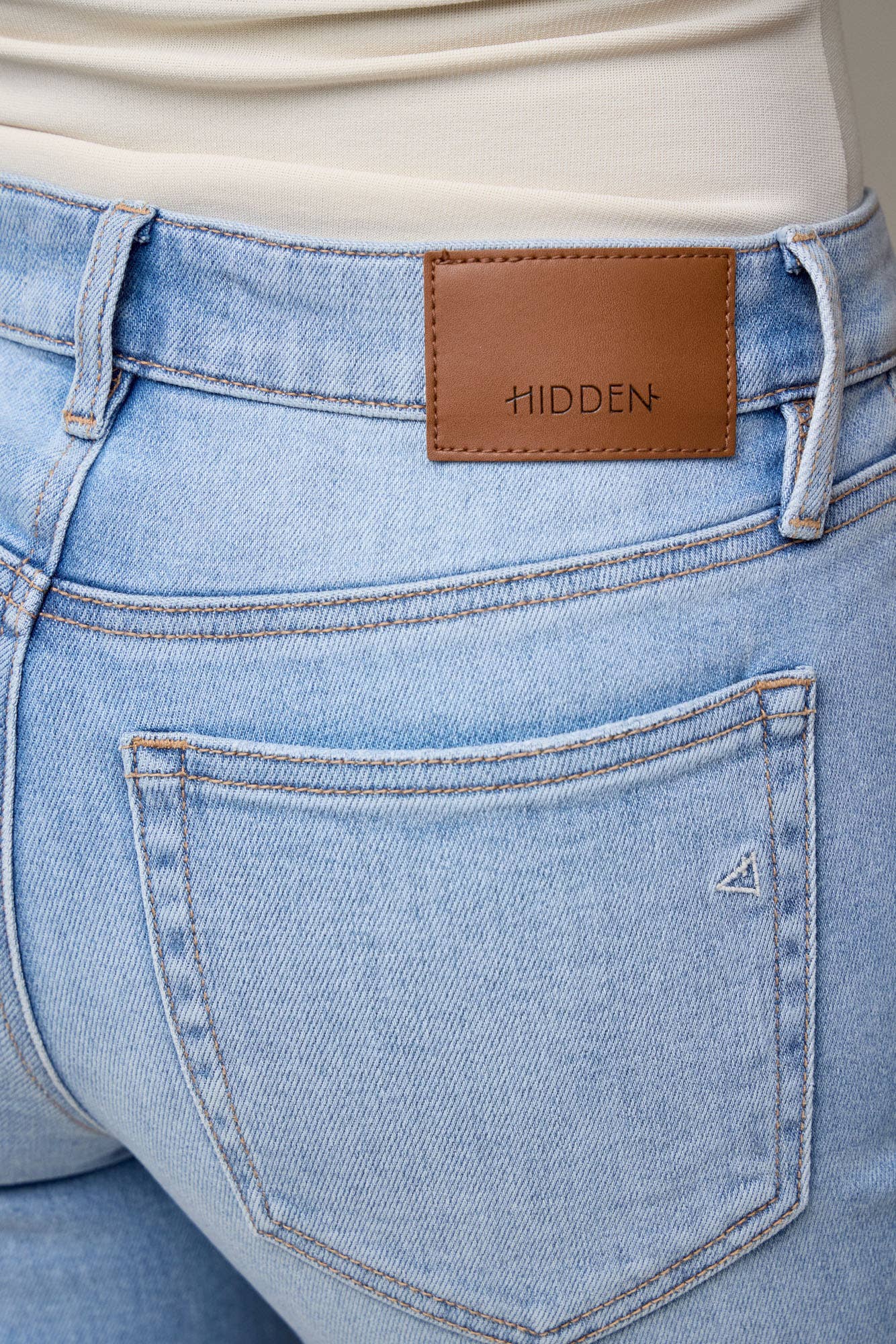 Hidden Ella Mid-rise Classic Straight