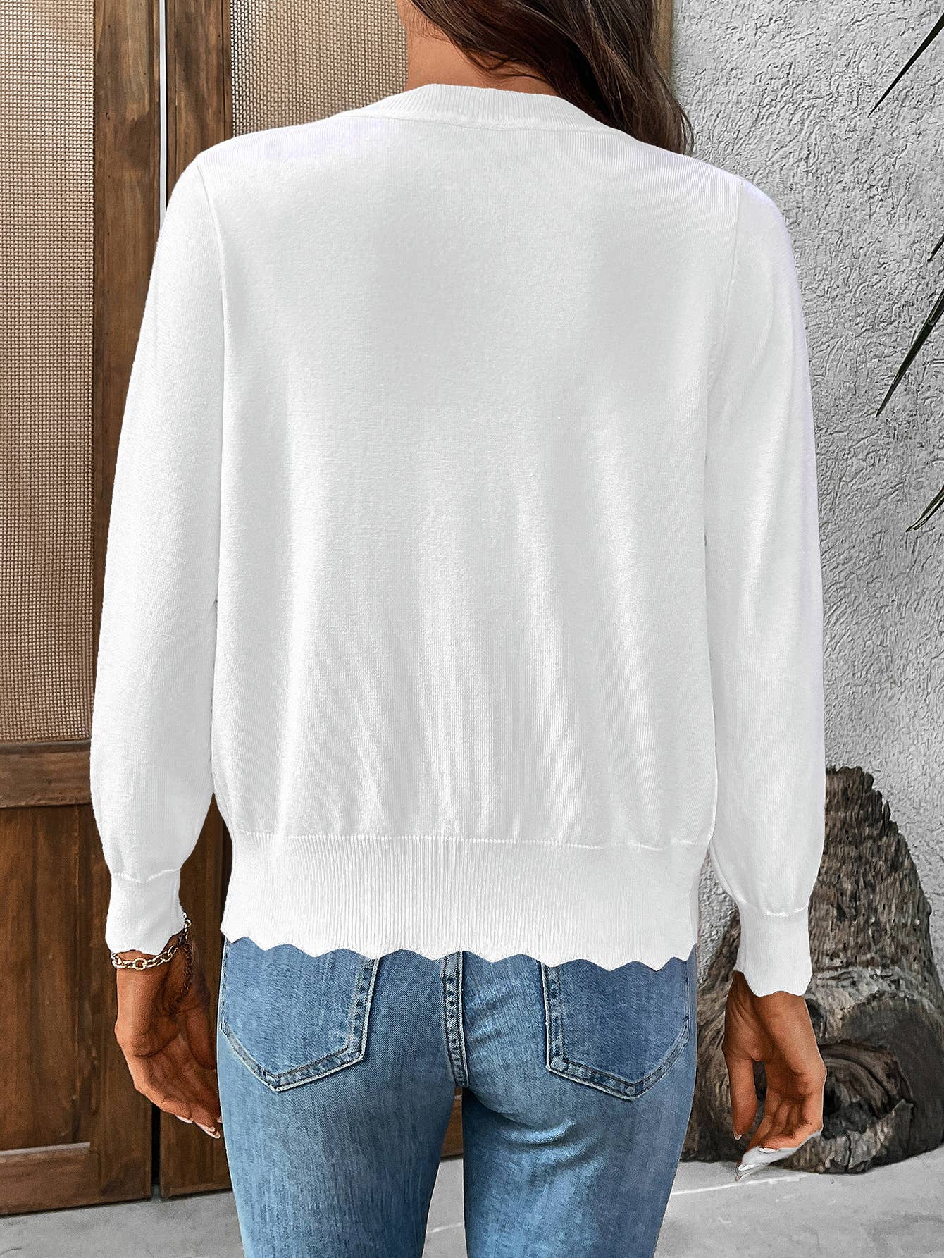 Long Sleeve V-Neck Scalloped Knit Women's Cardigan