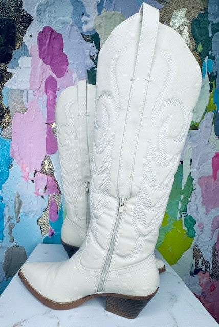 Coconuts by Matisse Dixie Boots - White